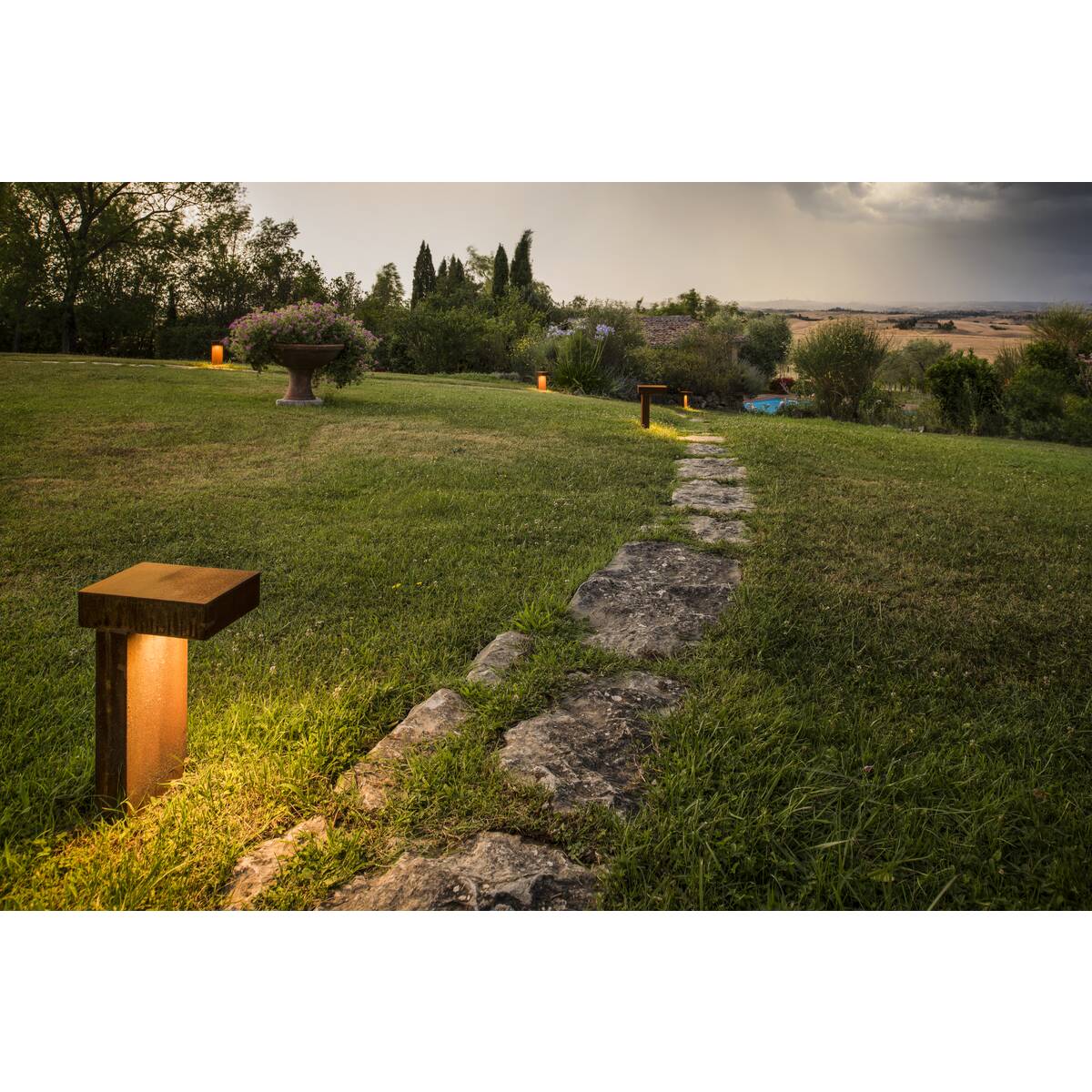 RUSTY PATHLIGHT